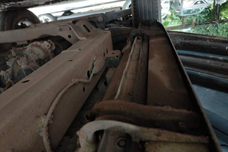 Used Great Wall Poer 2021 2.0T Commercial Version Automatic Diesel 4x4 Elite Long-Box GW4D20M Chassis Front Left