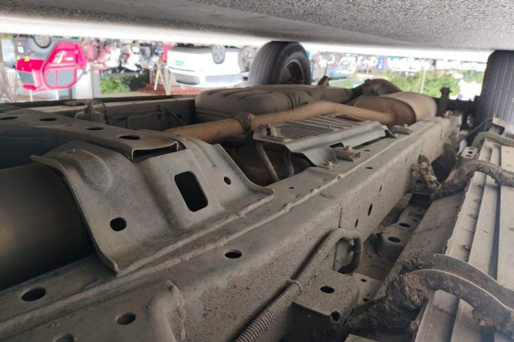 Used Great Wall Poer 2021 2.0T Commercial Version Automatic Diesel 4x4 Elite Long-Box GW4D20M Chassis Front Right