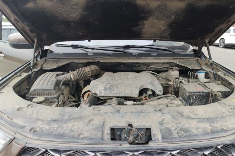 Used Great Wall Poer 2021 2.0T Commercial Version Automatic Diesel 4x4 Elite Long-Box GW4D20M Engine Bay
