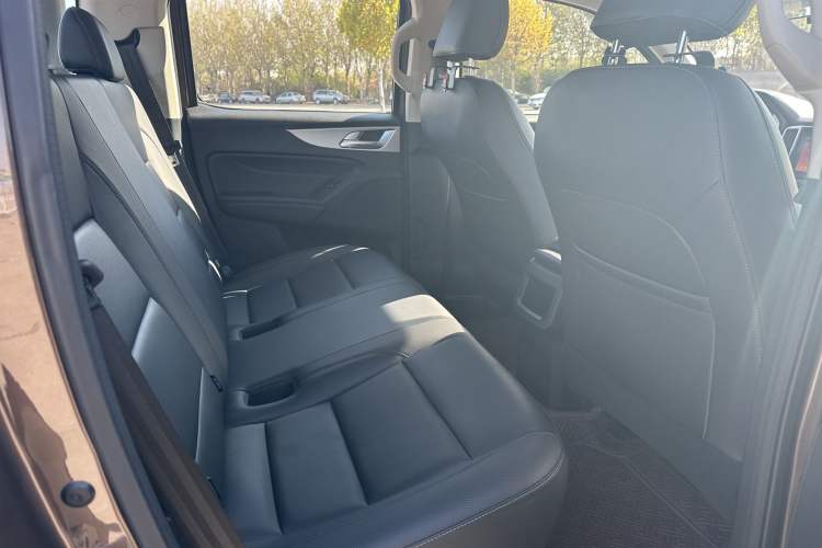 Used Great Wall Poer 2021 2.0T Commercial Version Manual Diesel Two-Wheel Drive Elite Long-Box GW4D20M Interior 10
