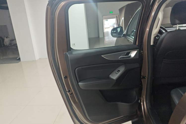 Used Great Wall Poer 2021 2.0T Commercial Version Manual Diesel Two-Wheel Drive Elite Long-Box GW4D20M Interior 8