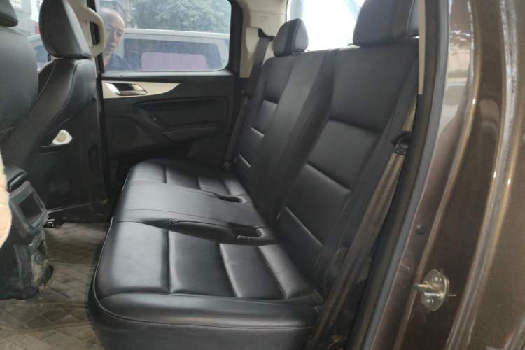 Used Great Wall Poer 2021 2.0T Commercial Version Automatic Diesel 4x4 Elite Long-Box GW4D20M Left Rear Seat