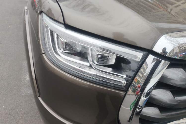 Used Great Wall Poer 2021 2.0T Global Version Passenger Automatic Diesel Two-Wheel Drive Comfort Trim Standard Cab GW4D20M Right Front Headlight