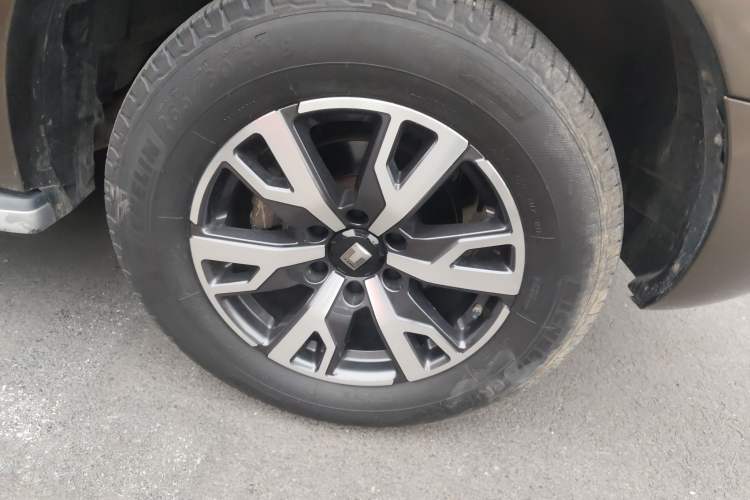 Used Great Wall Poer 2021 2.0T Global Version Passenger Automatic Diesel Two-Wheel Drive Comfort Trim Standard Cab GW4D20M Right Front Wheel Hub
