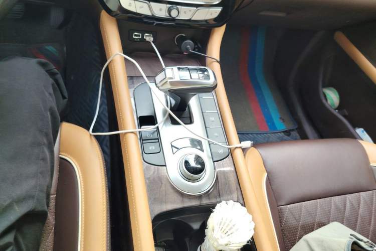 Used Great Wall Poer 2021 2.0T Global Version Automatic Gasoline 4x4 Sporty Standard-Box GW4C20B Gear Lever