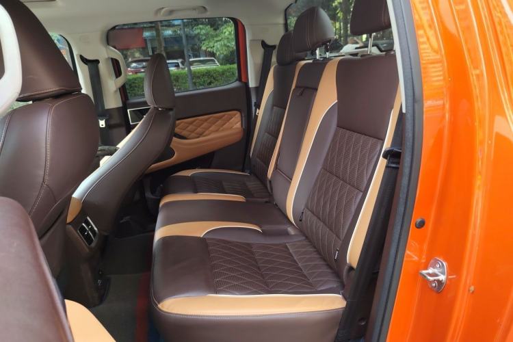 Used Great Wall Poer 2021 2.0T Global Version Automatic Gasoline 4x4 Sporty Standard-Box GW4C20B Left Rear Seat