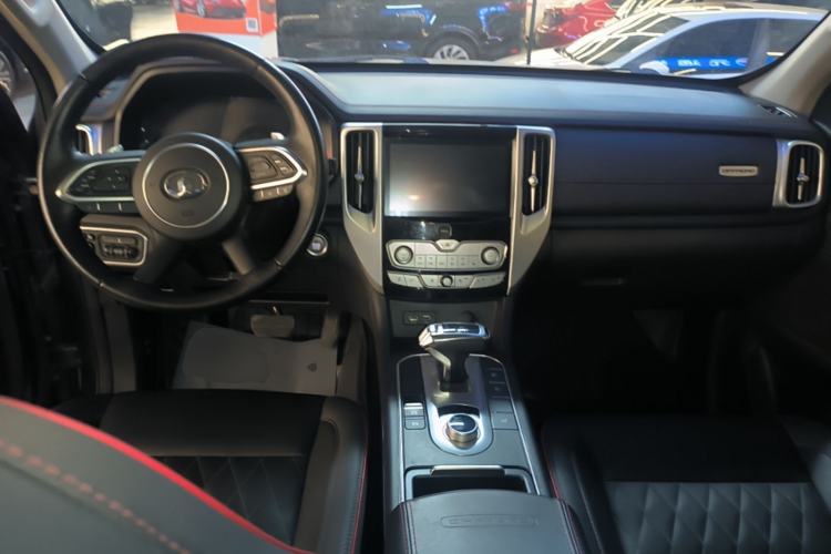 Used Great Wall Poer 2021 2.0T Off-Road Version Automatic Diesel 4x4 Mount Everest Edition GW4D20M Center Console