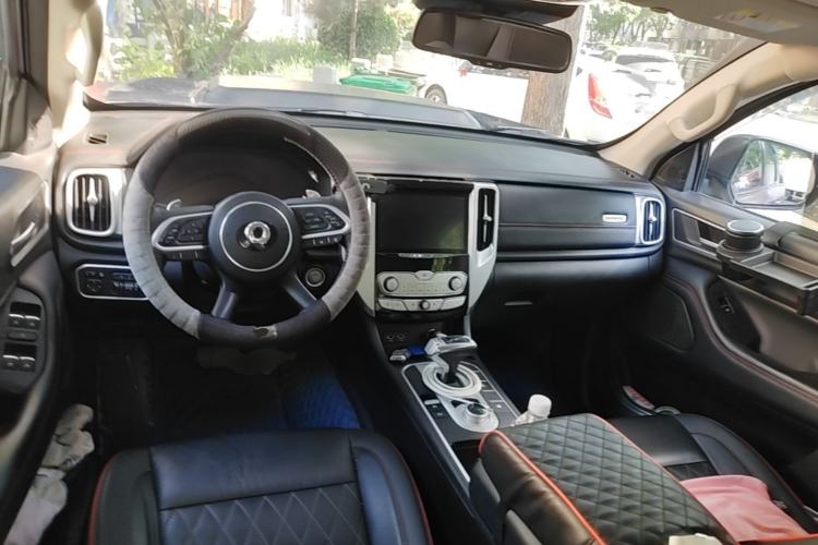 Used Great Wall Poer 2021 2.0T Off-Road Edition Automatic Gasoline 4x4 Mount Everest Version GW4C20B Center Console