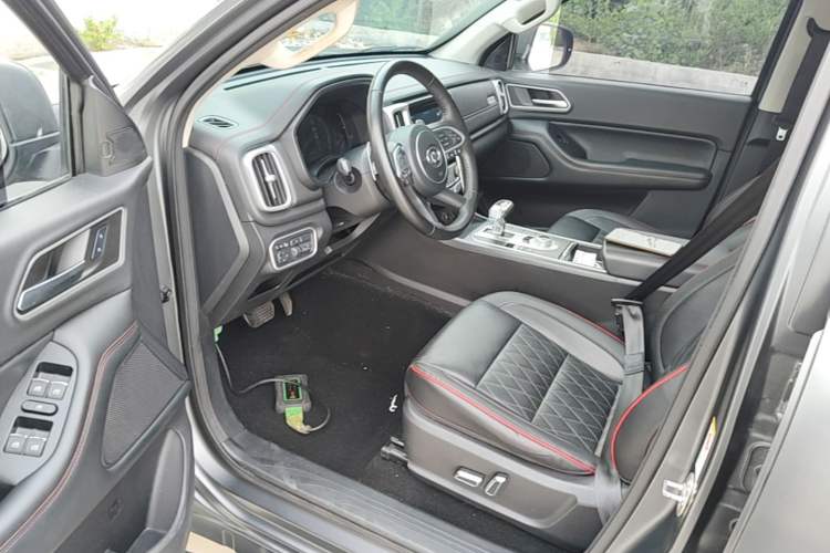 Used Great Wall Poer 2021 2.0T Off-Road Version Automatic Diesel 4x4 Mount Everest Edition GW4D20M Driver Seat