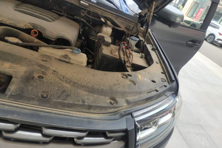 Used Great Wall Poer 2021 2.0T Off-Road Edition Automatic Gasoline 4x4 Mount Everest Version GW4C20B Engine Bay Left