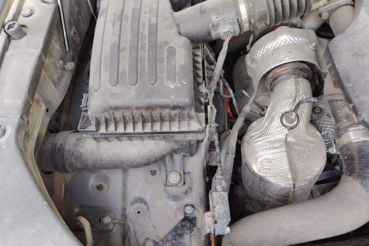 Used Great Wall Poer 2021 2.0T Off-Road Version Automatic Diesel 4x4 Mount Everest Edition GW4D20M Engine Bay Right