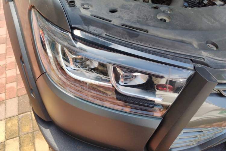 Used Great Wall Poer 2021 2.0T Off-Road Version Automatic Diesel 4x4 Mount Everest Edition GW4D20M Right Front Headlight