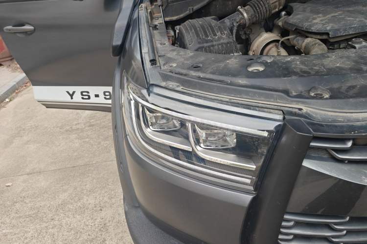 Used Great Wall Poer 2021 2.0T Off-Road Version Automatic Diesel 4x4 Mount Everest Edition GW4D20M Right Front Headlight