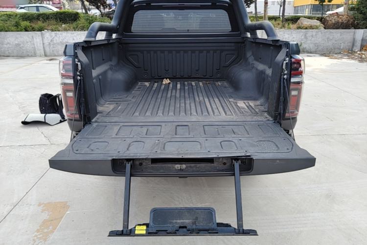 Used Great Wall Poer 2021 2.0T Off-Road Version Automatic Diesel 4x4 Mount Everest Edition GW4D20M Trunk
