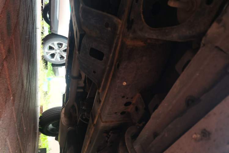 Used Great Wall Poer 2021 2.0T Commercial Version Automatic Diesel 4x4 Elite Long-Box GW4D20M Chassis Front Left