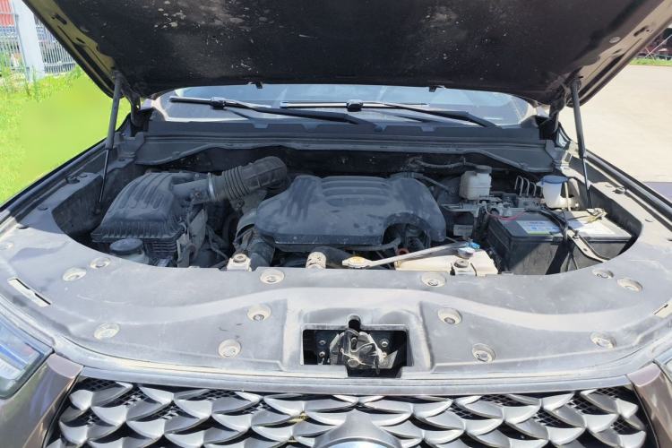 Used Great Wall Poer 2021 2.0T Commercial Version Manual Diesel 4x4 Elite Long-Box GW4D20M Engine Bay