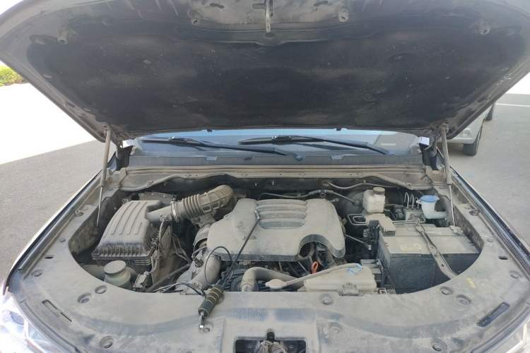 Used Great Wall Poer 2021 2.0T Commercial Version Manual Diesel Two-Wheel Drive Elite Long-Box GW4D20M Engine Bay