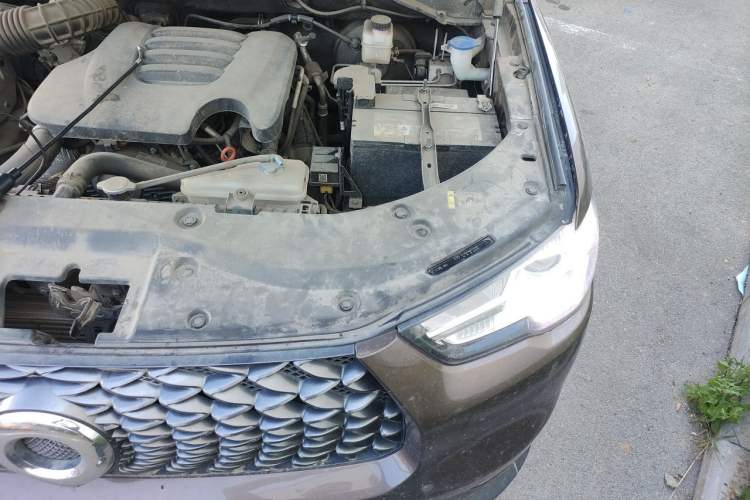 Used Great Wall Poer 2021 2.0T Commercial Version Manual Diesel Two-Wheel Drive Elite Long-Box GW4D20M Engine Bay Left