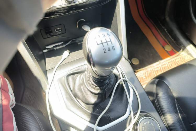 Used Great Wall Poer 2021 2.0T Commercial Version Manual Diesel 4x4 Elite Long-Box GW4D20M Gear Lever