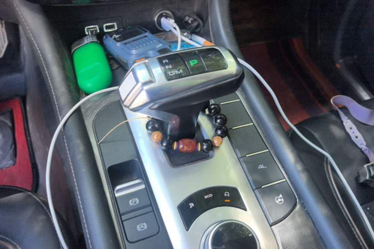 Used Great Wall Poer 2021 2.0T Global Version Automatic Gasoline 4x4 Comfort Trim Standard Cab GW4C20B Gear Lever
