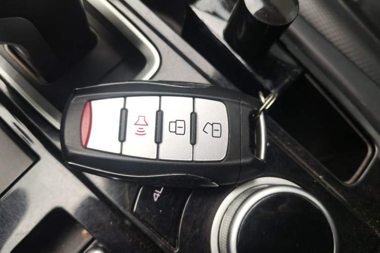 Used Great Wall Poer 2021 2.0T Commercial Version Automatic Diesel 4x4 Elite Long-Box GW4D20M Vehicle Key