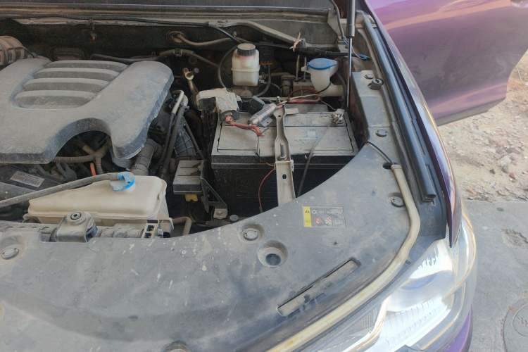 Used Great Wall Poer 2021 2.0T Commercial Version Manual Diesel Two-Wheel Drive Elite Long-Box GW4D20M Engine Bay Left
