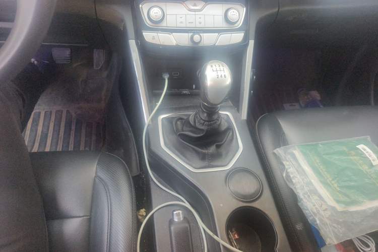 Used Great Wall Poer 2021 2.0T Commercial Version Manual Diesel Two-Wheel Drive Elite Long-Box GW4D20M Gear Lever