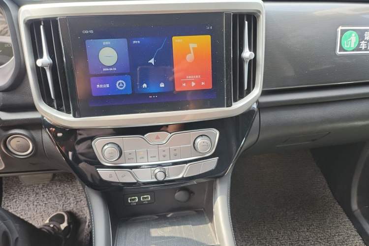 Used Great Wall Poer 2021 2.0T Global Version Automatic Diesel 4x4 Comfort Trim Standard Box GW4D20M Audio And AC Panel