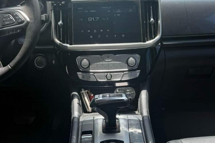 Used Great Wall Poer 2021 2.0T Global Version Automatic Diesel 4x4 Comfort Trim Standard Box GW4D20M Audio And AC Panel