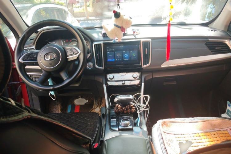 Used Great Wall Poer 2021 2.0T Commercial Version Automatic Gasoline Two-Wheel Drive Elite Trim with Long Bed – GW4C20B Center Console