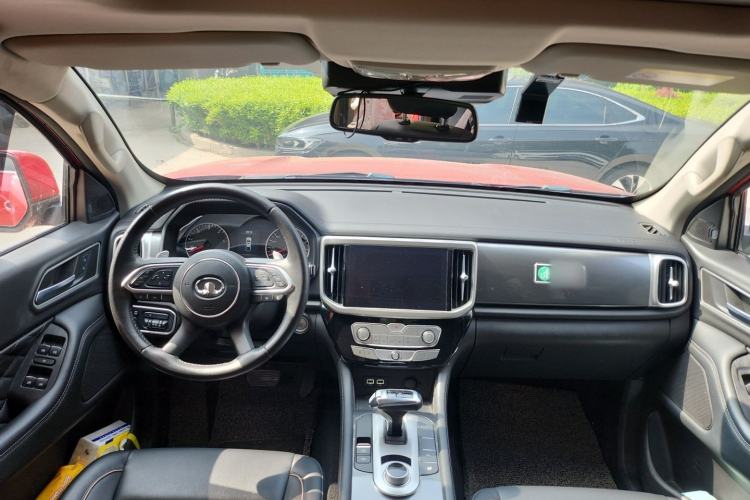 Used Great Wall Poer 2021 2.0T Global Version Automatic Diesel 4x4 Comfort Trim Standard Box GW4D20M Center Console