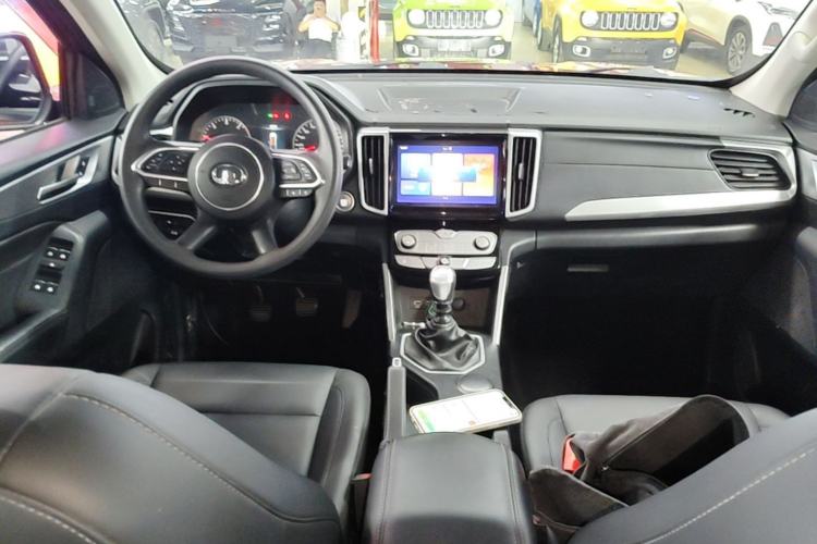 Used Great Wall Poer 2021 2.0T Commercial Version Manual Diesel Two-Wheel Drive Elite Long-Box GW4D20M Center Console