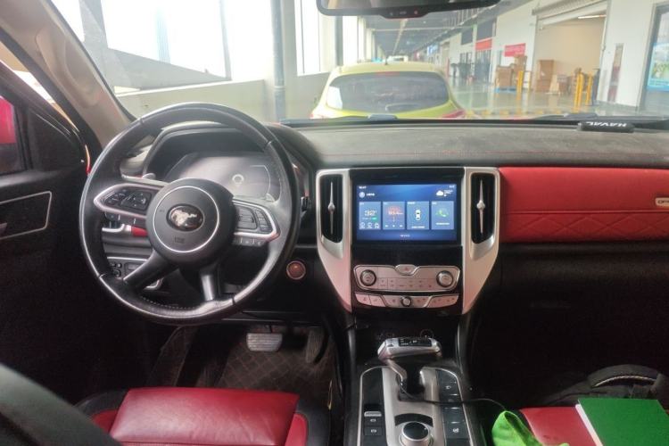 Used Great Wall Poer 2021 2.0T Off-Road Version Automatic Diesel 4x4 Mount Everest Edition GW4D20M Center Console