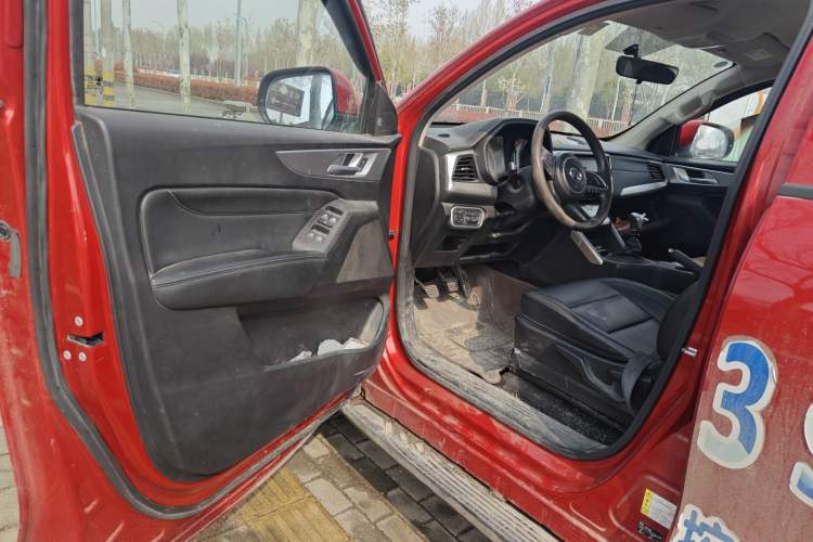 Used Great Wall Poer 2021 2.0T Commercial Version Manual Diesel Two-Wheel Drive Elite Long-Box GW4D20M Driver Seat