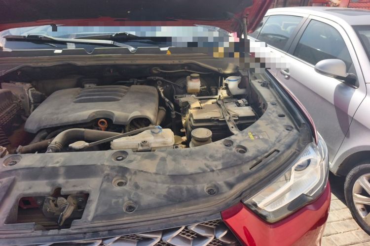 Used Great Wall Poer 2021 2.0T Commercial Version Automatic Gasoline 4x4 Elite Trim with Long Bed – GW4C20B Engine Bay Left