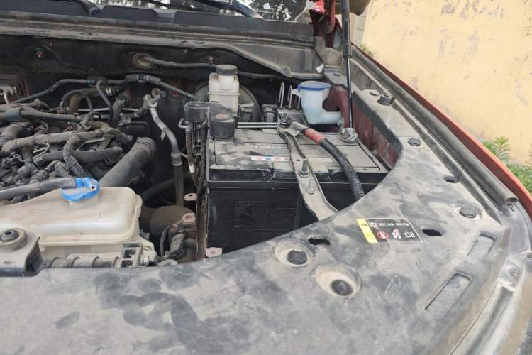 Used Great Wall Poer 2021 2.0T Off-Road Edition Automatic Gasoline 4x4 Mount Everest Version GW4C20B Engine Bay Left