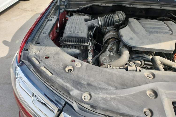 Used Great Wall Poer 2021 2.0T Global Version Automatic Diesel 4x4 Comfort Trim Standard Box GW4D20M Engine Bay Right