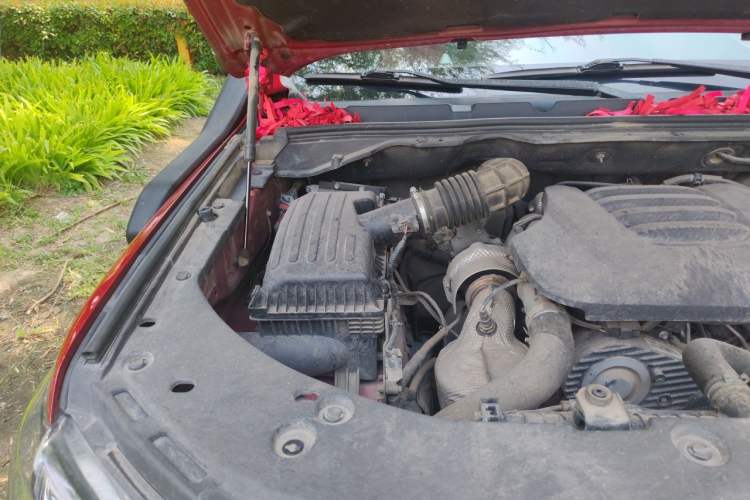 Used Great Wall Poer 2021 2.0T Off-Road Version Automatic Diesel 4x4 Mount Everest Edition GW4D20M Engine Bay Right