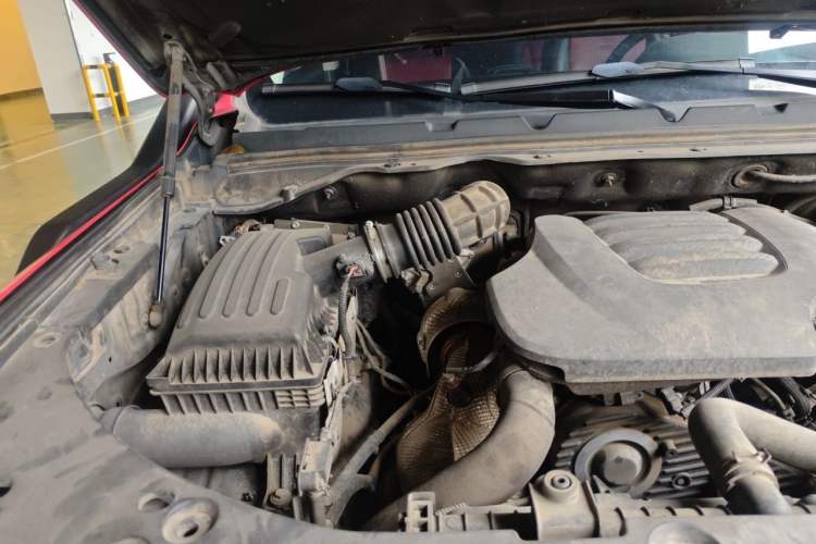 Used Great Wall Poer 2021 2.0T Off-Road Version Automatic Diesel 4x4 Mount Everest Edition GW4D20M Engine Bay Right