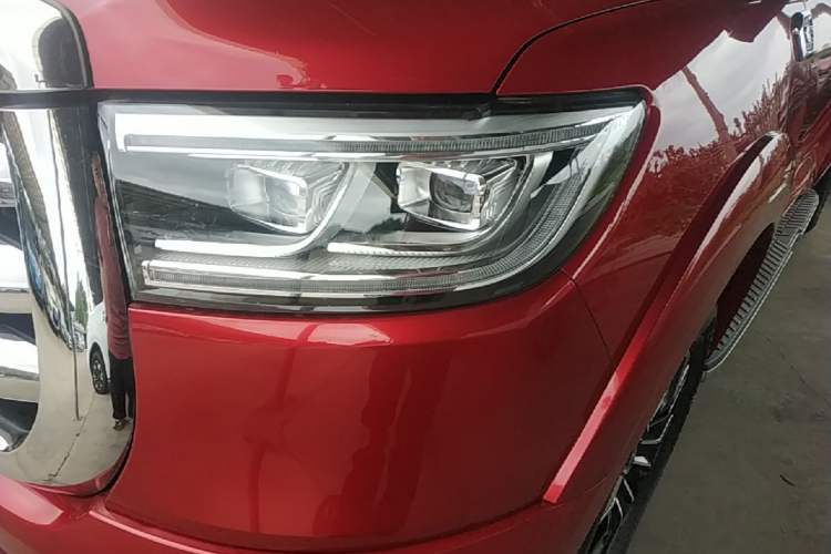Used Great Wall Poer 2021 2.0T Global Version Automatic Diesel 4x4 Sporty Standard Cab GW4D20M Left Front Headlight
