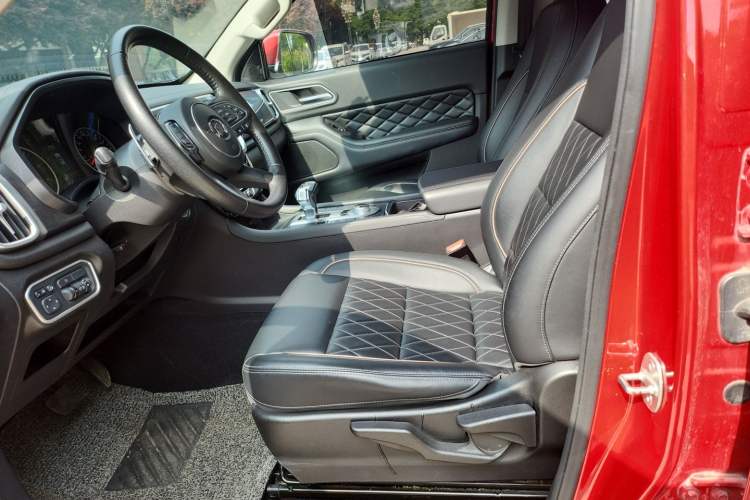 Used Great Wall Poer 2021 2.0T Global Version Automatic Diesel 4x4 Comfort Trim Standard Box GW4D20M Left Front Seat