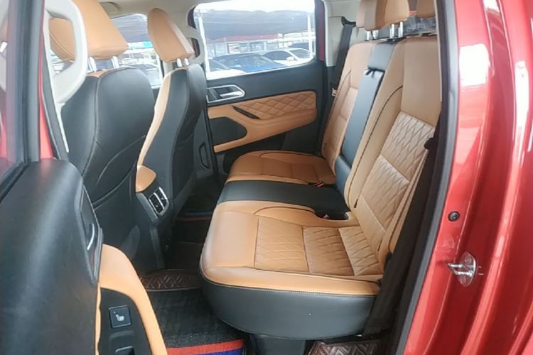Used Great Wall Poer 2021 2.0T Global Version Automatic Diesel 4x4 Sporty Standard Cab GW4D20M Left Rear Seat