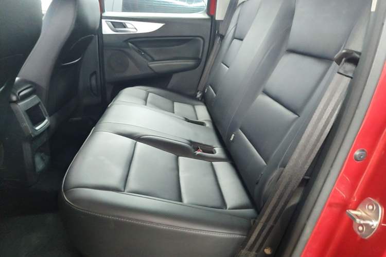 Used Great Wall Poer 2021 2.0T Commercial Version Manual Diesel Two-Wheel Drive Elite Long-Box GW4D20M Left Rear Seat