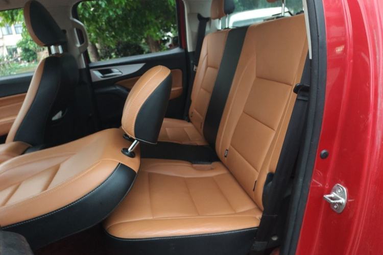 Used Great Wall Poer 2021 2.0T Commercial Version Automatic Diesel Two-Wheel Drive Elite Trim with Long Bed – GW4D20M Left Rear Seat