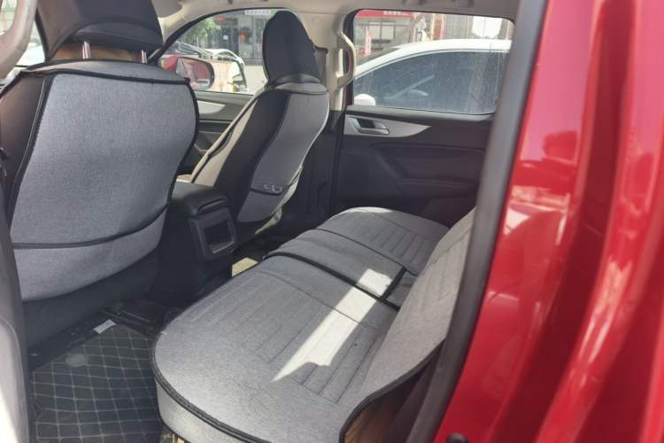 Used Great Wall Poer 2021 2.0T Commercial Version Automatic Gasoline 4x4 Elite Trim with Long Bed – GW4C20B Left Rear Seat