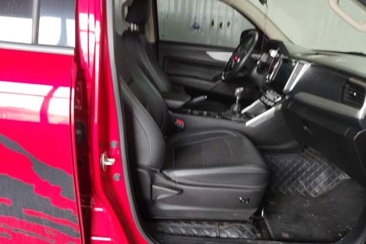 Used Great Wall Poer 2021 2.0T Commercial Version Manual Diesel Two-Wheel Drive Elite Standard Box GW4D20M Right Front Seat
