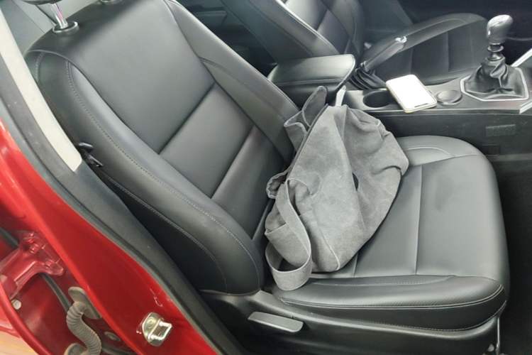 Used Great Wall Poer 2021 2.0T Commercial Version Manual Diesel Two-Wheel Drive Elite Long-Box GW4D20M Right Front Seat