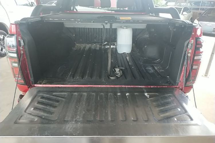 Used Great Wall Poer 2021 2.0T Global Version Automatic Diesel 4x4 Sporty Standard Cab GW4D20M Trunk
