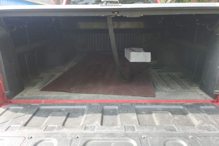 Used Great Wall Poer 2021 2.0T Global Version Automatic Diesel 4x4 Comfort Trim Standard Box GW4D20M Trunk