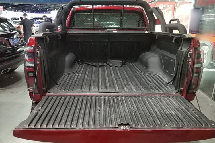 Used Great Wall Poer 2021 2.0T Global Version Automatic Diesel 4x4 Comfort Trim Standard Box GW4D20M Trunk